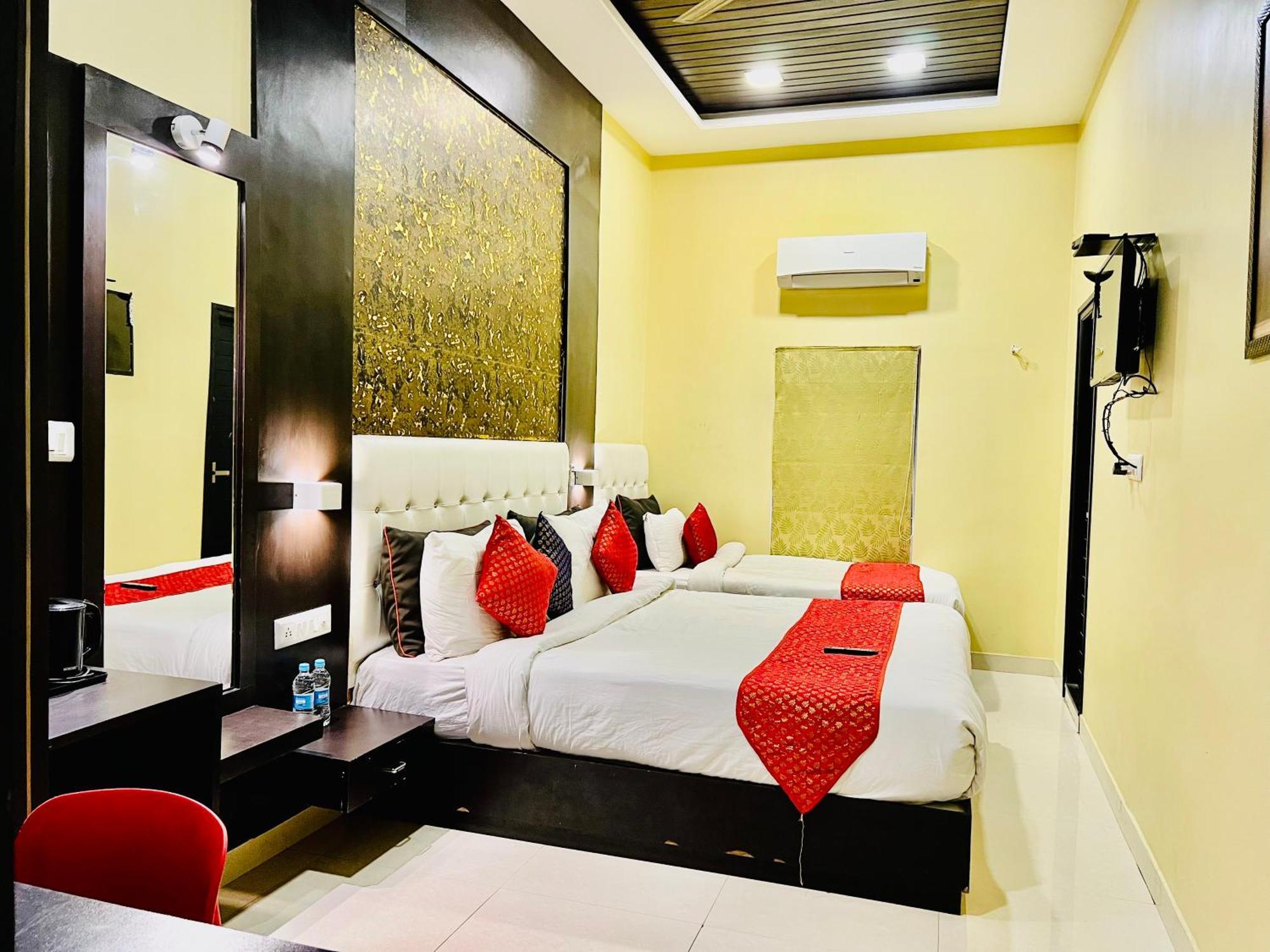Hotel Grand Bhagwat, Udaipur Exterior foto